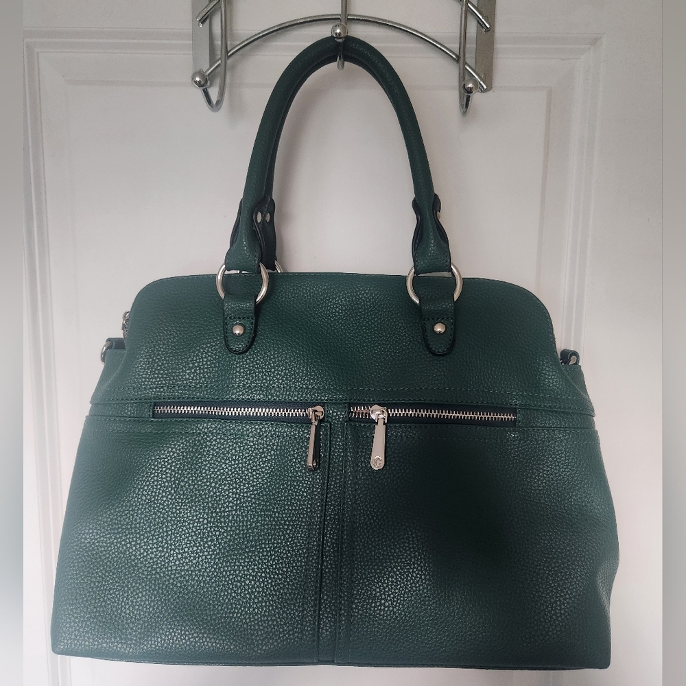 C&C California Dark Green pebbled Leather Handbag Double Zipper Chic & Moderm